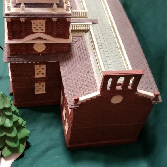 Department 56 Independence Hall - Picture 8 of 17